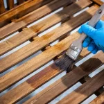 روش هایی برای تمیز کردن و برق انداختن وسایل چوبی
