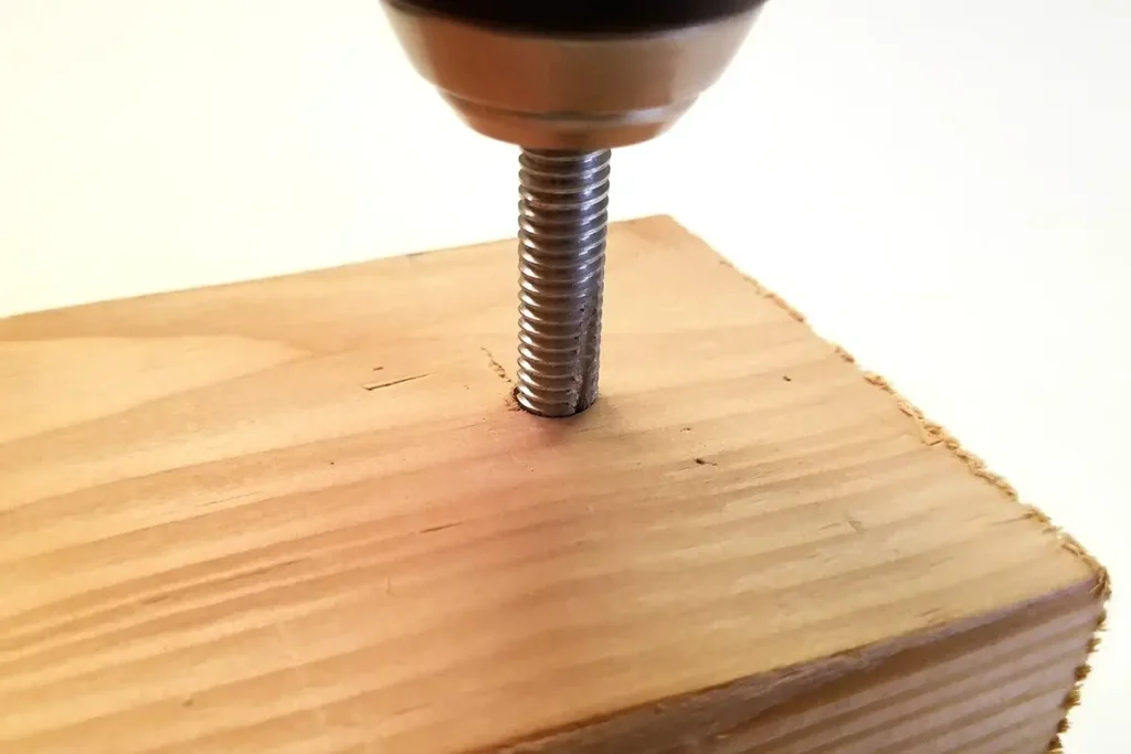 کاربرد قلاویز در صنعت چوب چیست؟