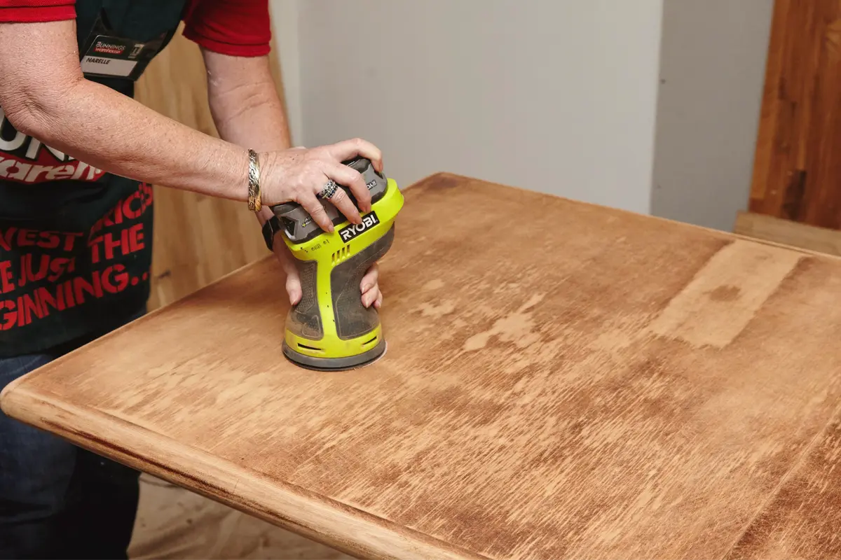 نحوه صحیح سنباده زدن چوب