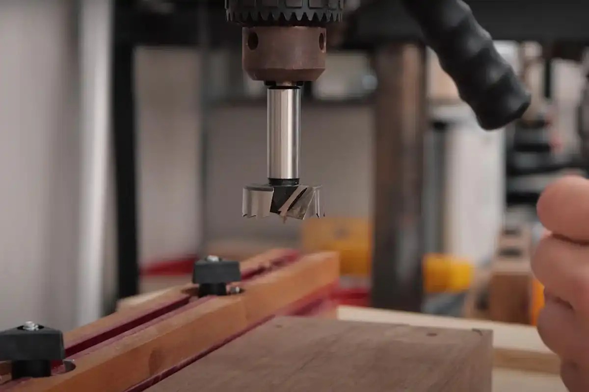 کاربرد دریل ستونی در صنایع چوب، فلز و کارگاه‌های