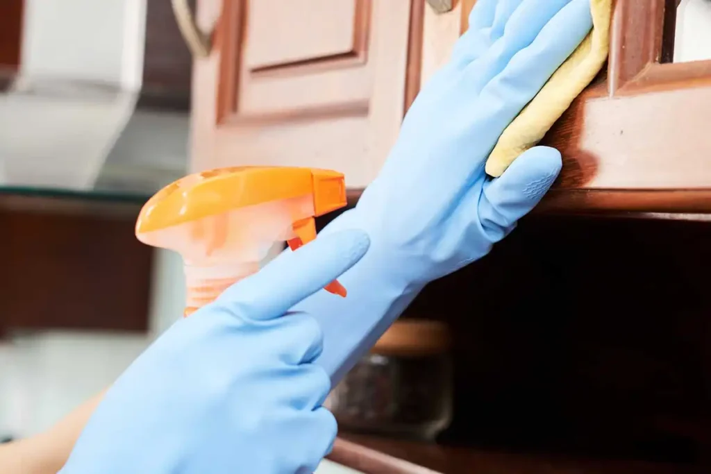 چگونه ام دی اف هایگلاس را تمیز کنیم بدون اینکه خش بیفتد؟